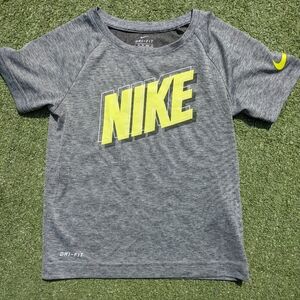 Nike Gray and Yellow Short Sleeve Tees